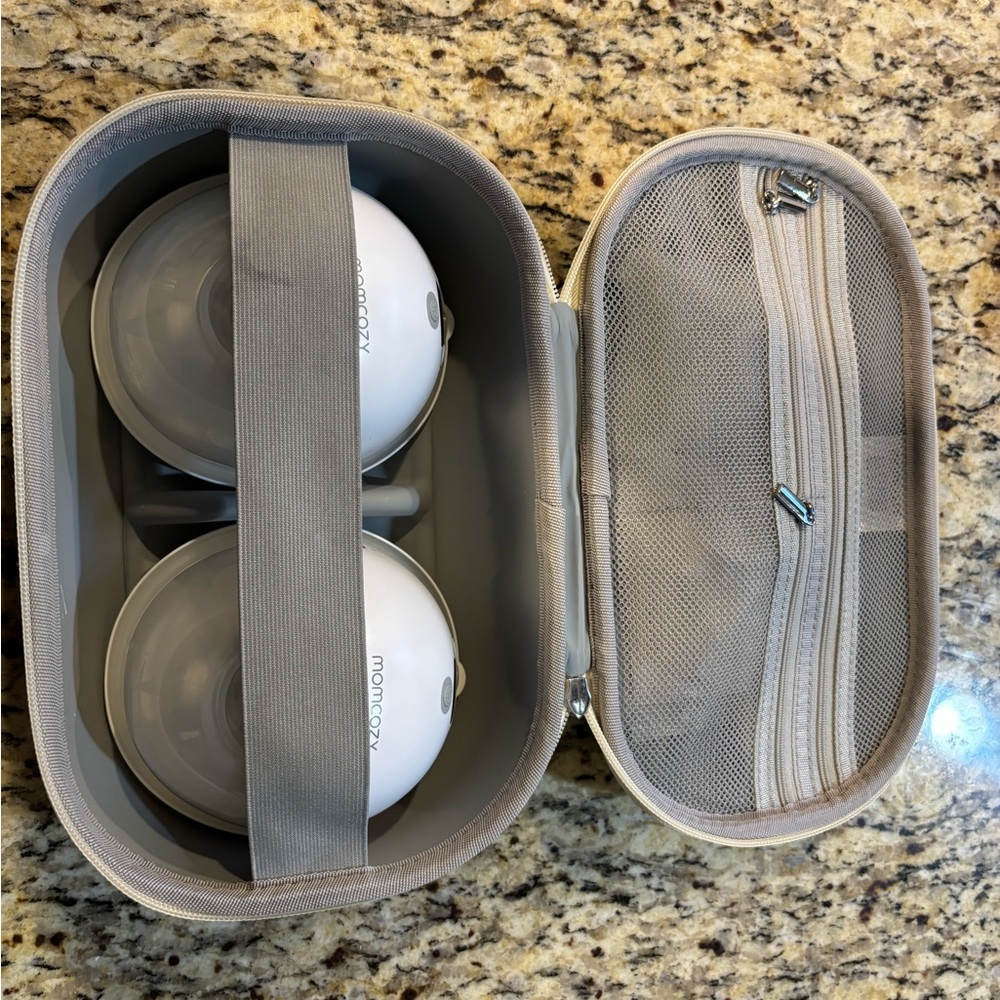 Momcozy Wearable Breast Pump M5